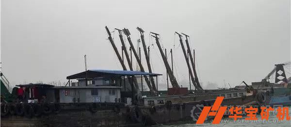 馬鞍山市水警刑警聯手破獲特大犯罪團伙盜采江砂案件抓獲46人！